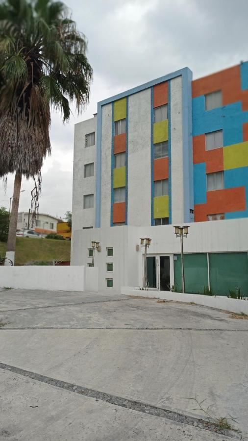 Confort Ejecutivo Suites Lindavista Guadalupe  Exterior photo