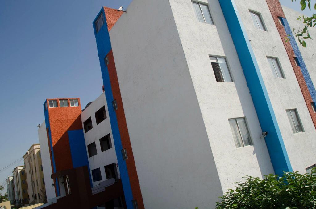 Confort Ejecutivo Suites Lindavista Guadalupe  Exterior photo
